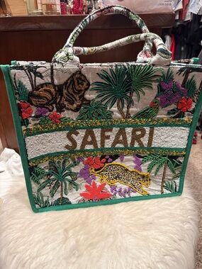 Safari Embroidered Tote Bag - Green Tropical Beadwork